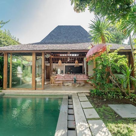 Villa Saffira Seminyak Exterior foto