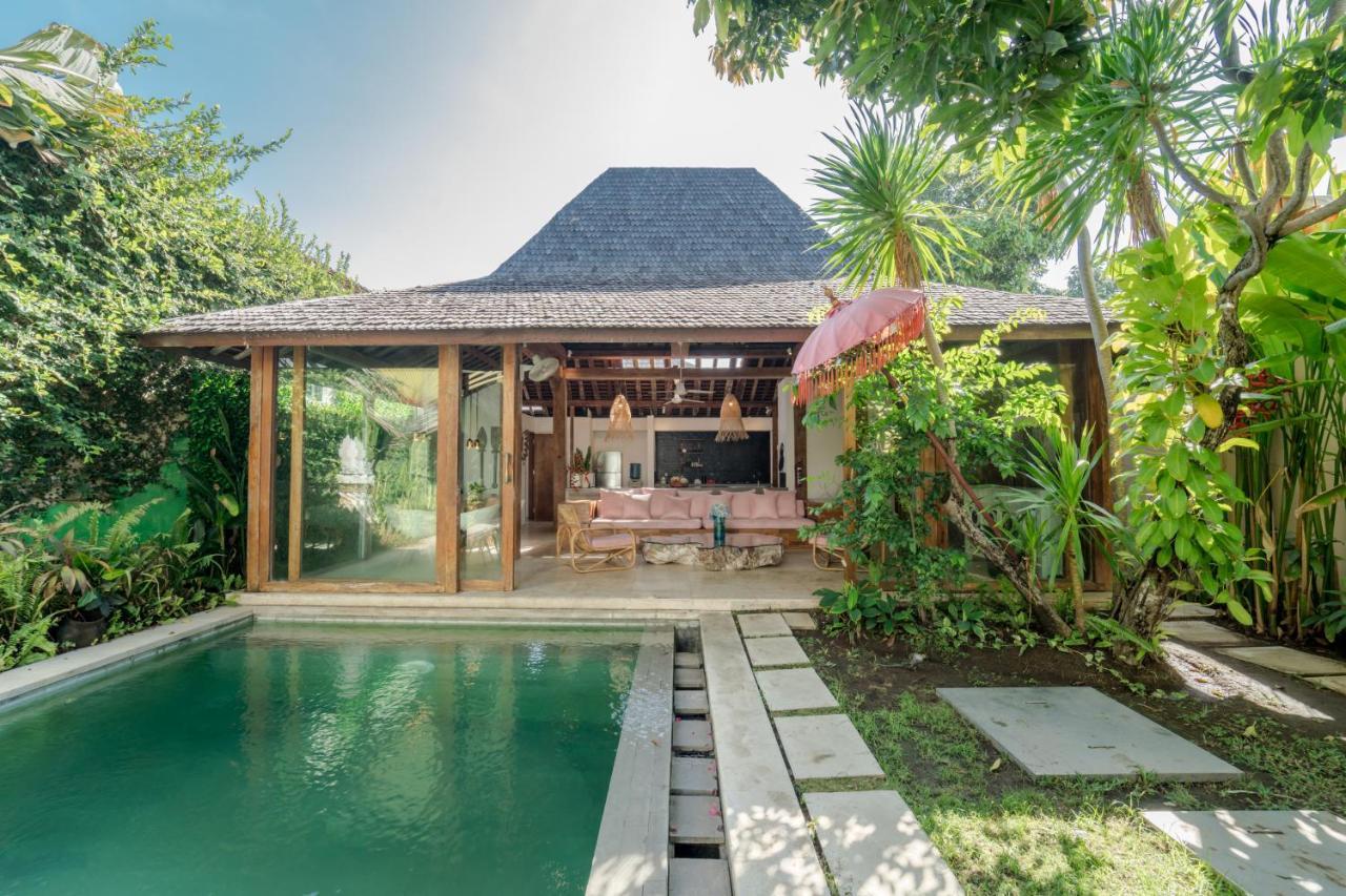 Villa Saffira Seminyak Exterior foto